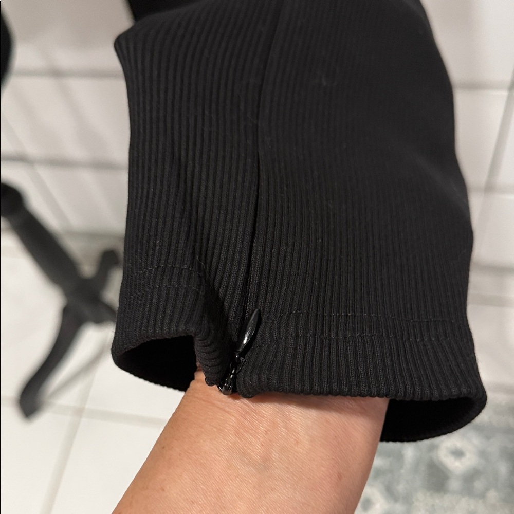 Chic Black Women's Skinny Jumpsuit - Picture 10 of 13